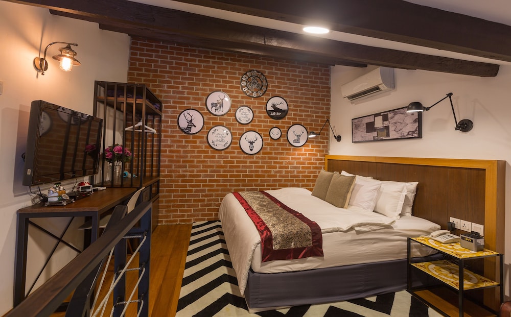 Reunion Heritage House 18/50