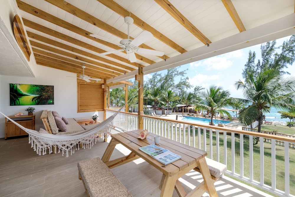 MoonRaker Beach Hotel 32/50