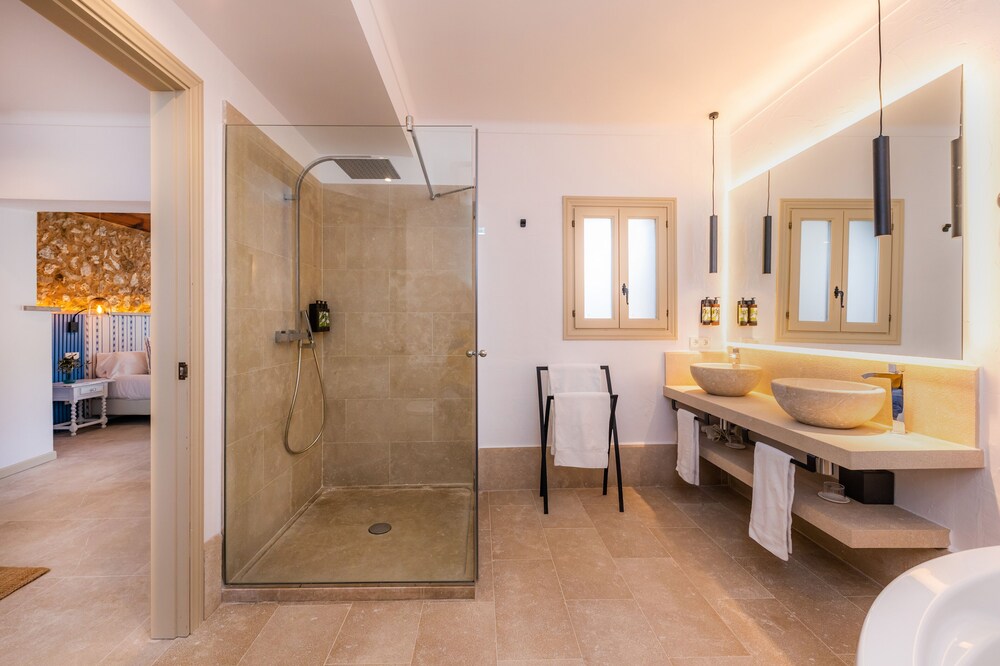 FINCA HOTEL ALBELLONS PARC NATURAL 65/70