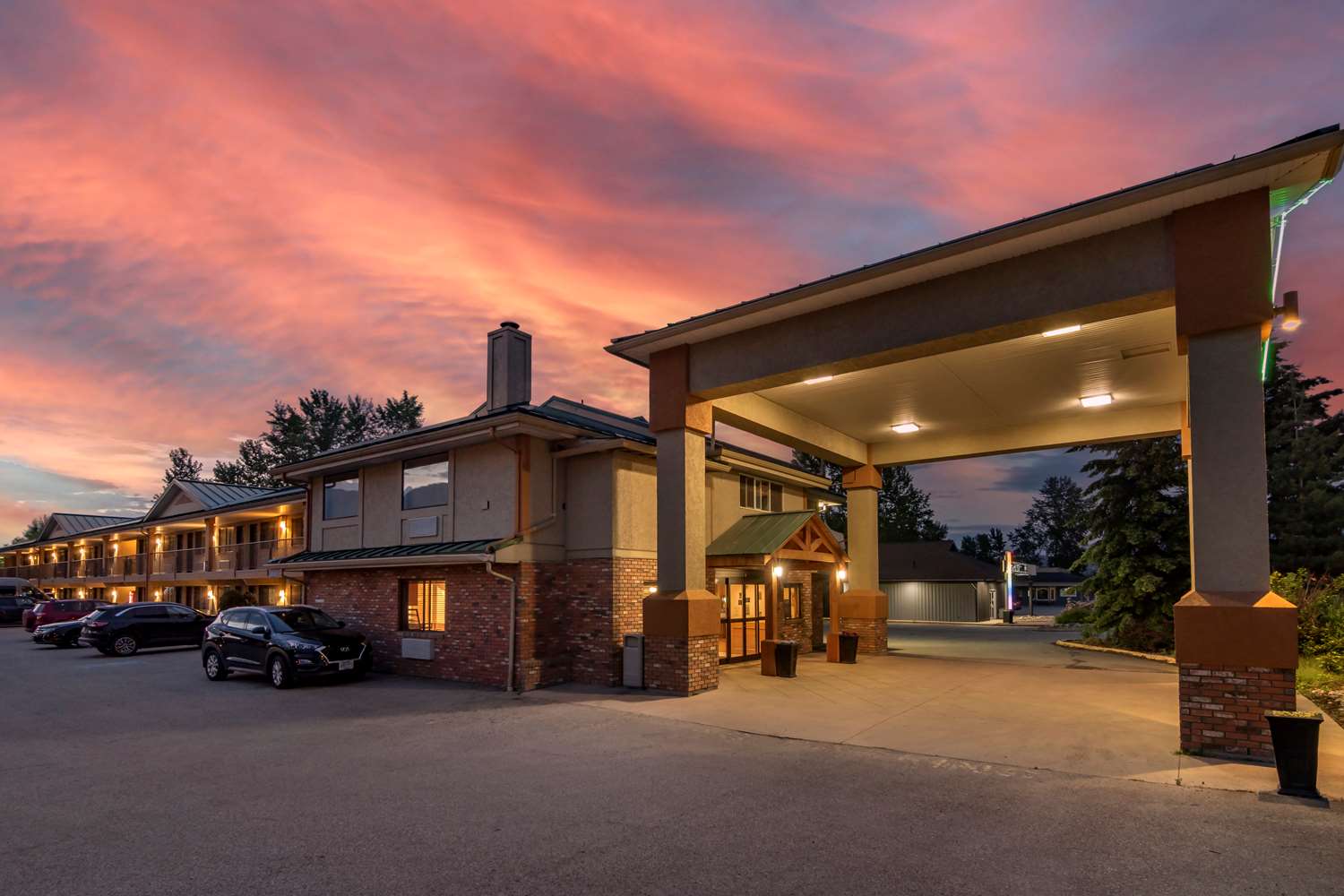 Surestay Plus Hotel By Best Western Salmon Arm 29/32