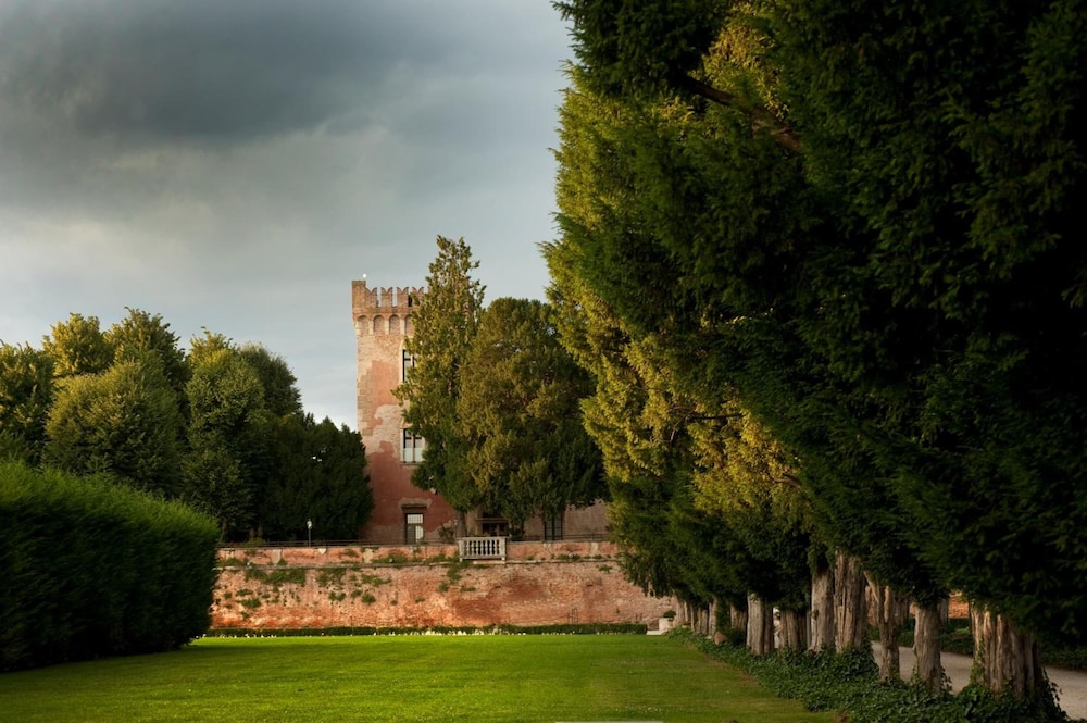 Relais Castello Bevilacqua 39/50