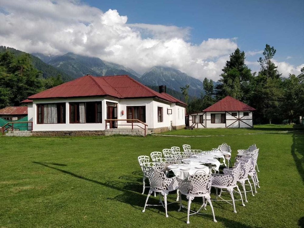 HEEVAN HOTEL 41/50