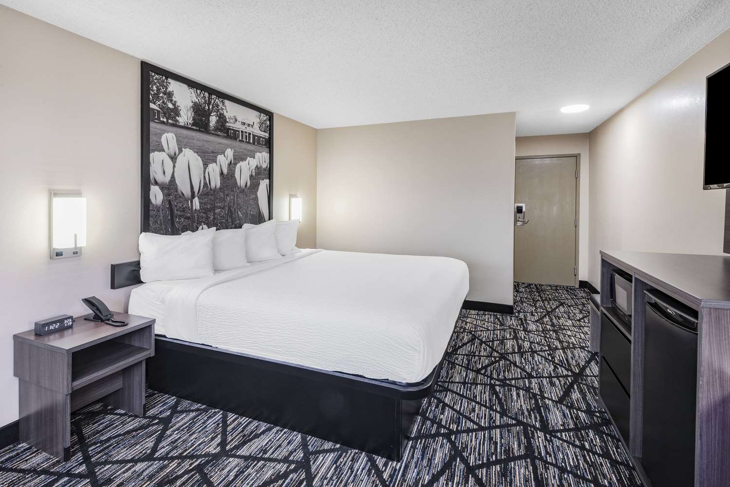 Super 8 by Wyndham Charlottesville 37/51