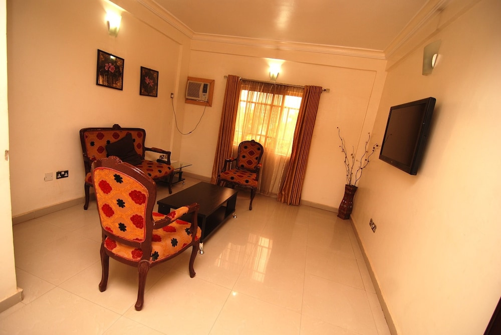 Ayalla Hotels Ltd 25/50