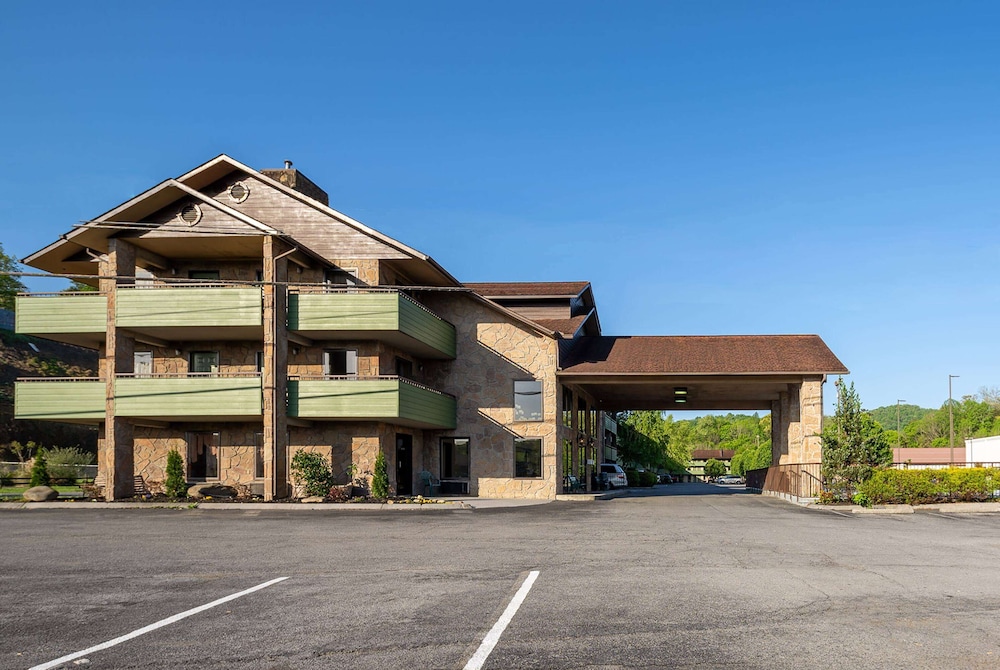 Days Inn by Wyndham Pigeon Forge Parkway 40/48