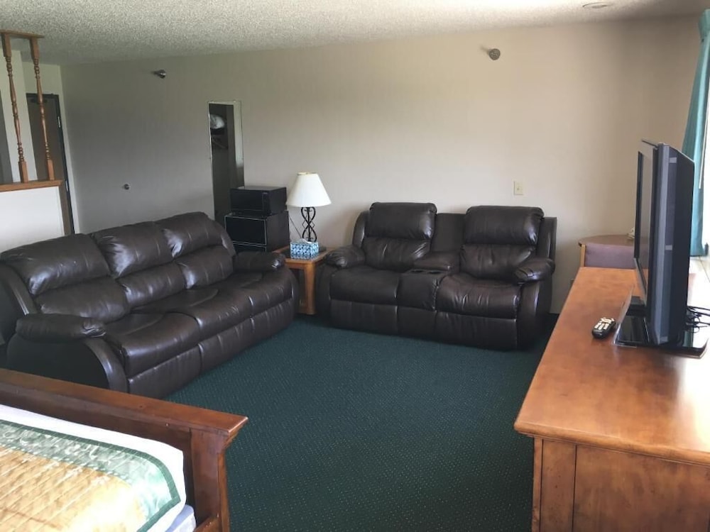 Americas Best Value Inn and Suites-Cassville/Roaring River 30/42
