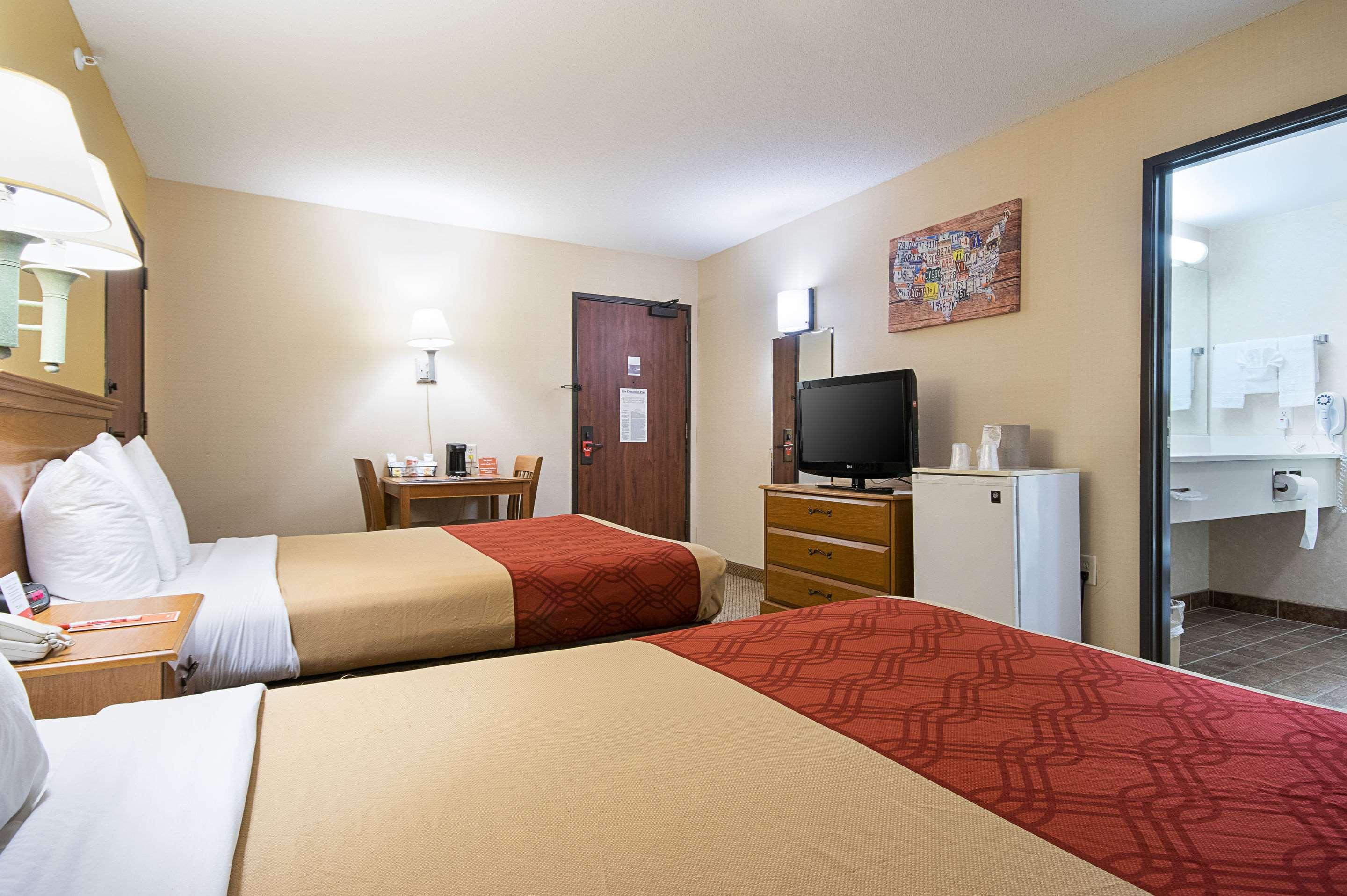 Econo Lodge 11/41