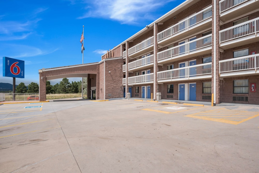 Motel6 Colorado Springs, CO - Air Force Academy 24/30