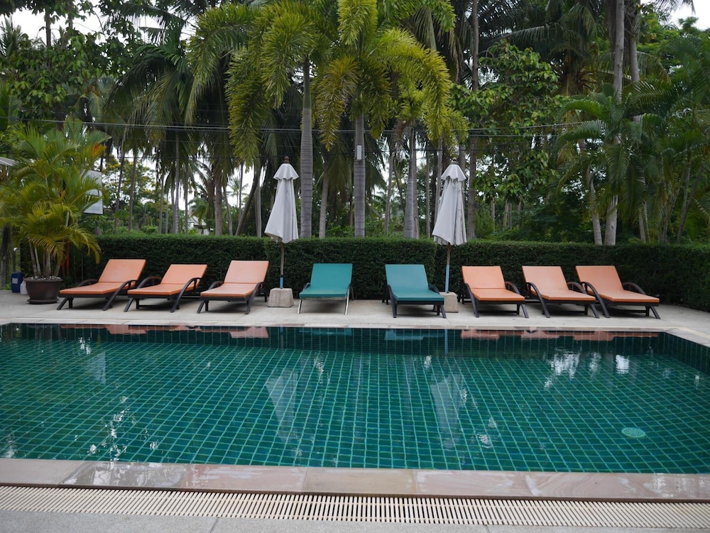 Ampha Place Hotel 8/53