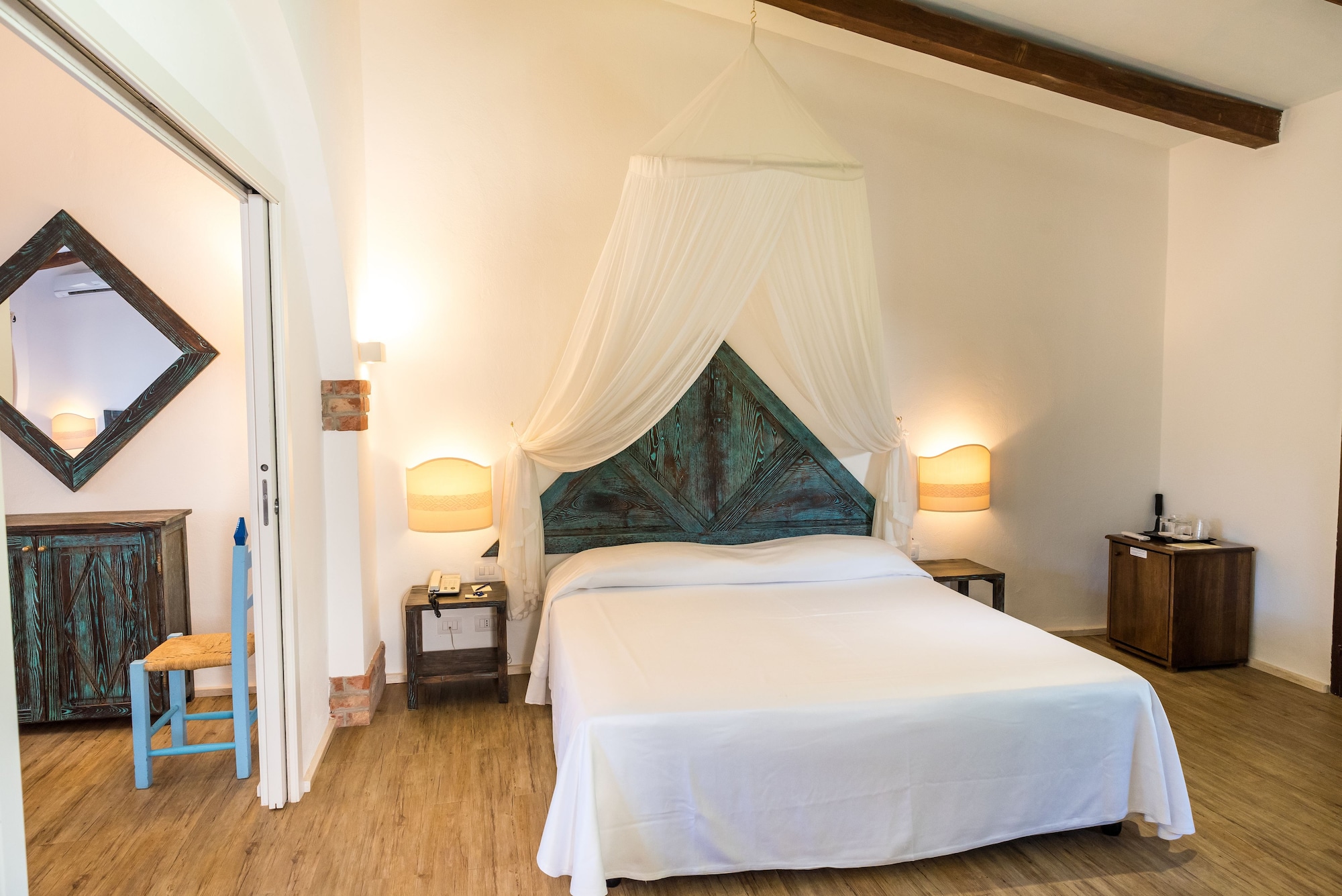FAMILY, STUDIO, SUITE, QUEEN AND TWIN BEDS