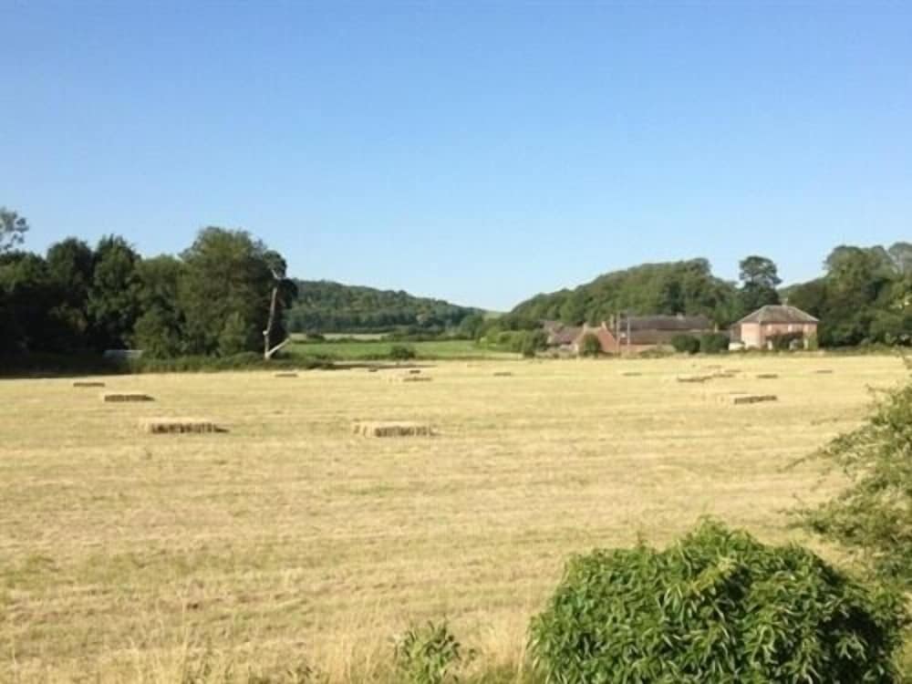 Home Farm Boreham 18/18