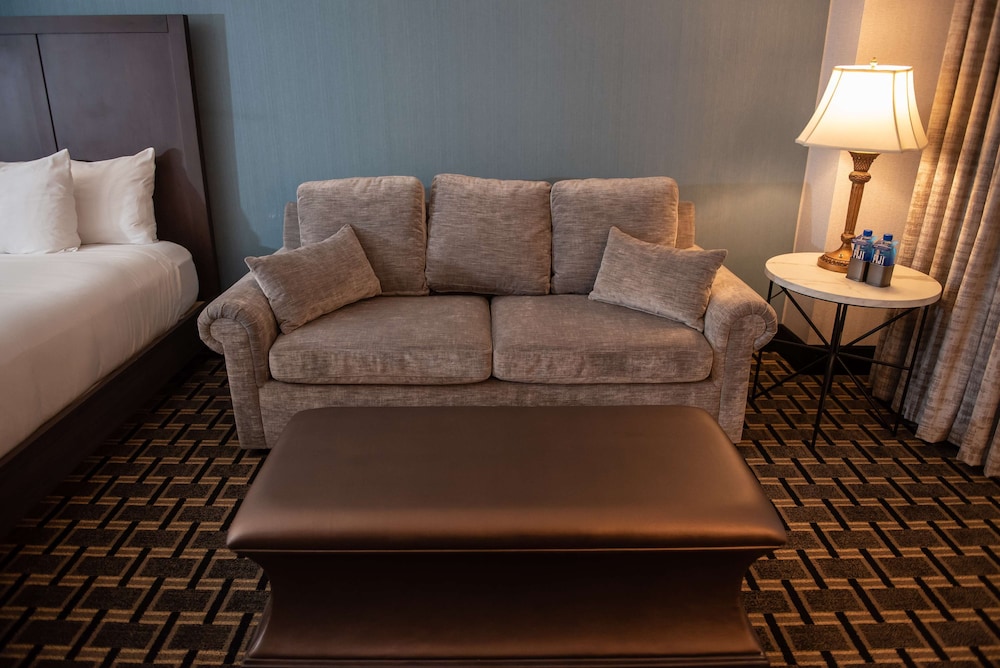 Inn at the Colonnade Baltimore a DoubleTree by Hilton Hotel 49/96