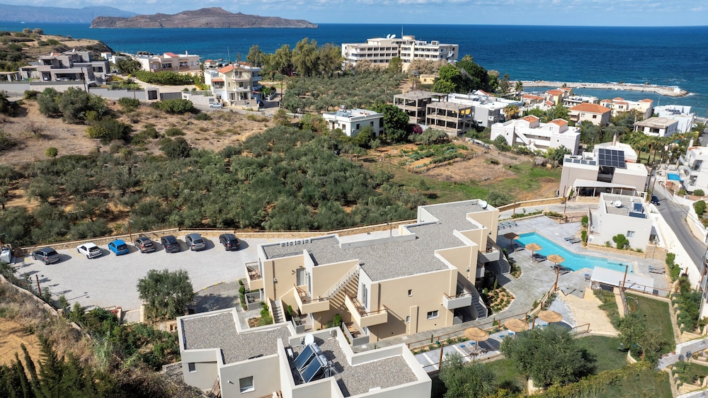 Villaggio Mare Suites 50/60