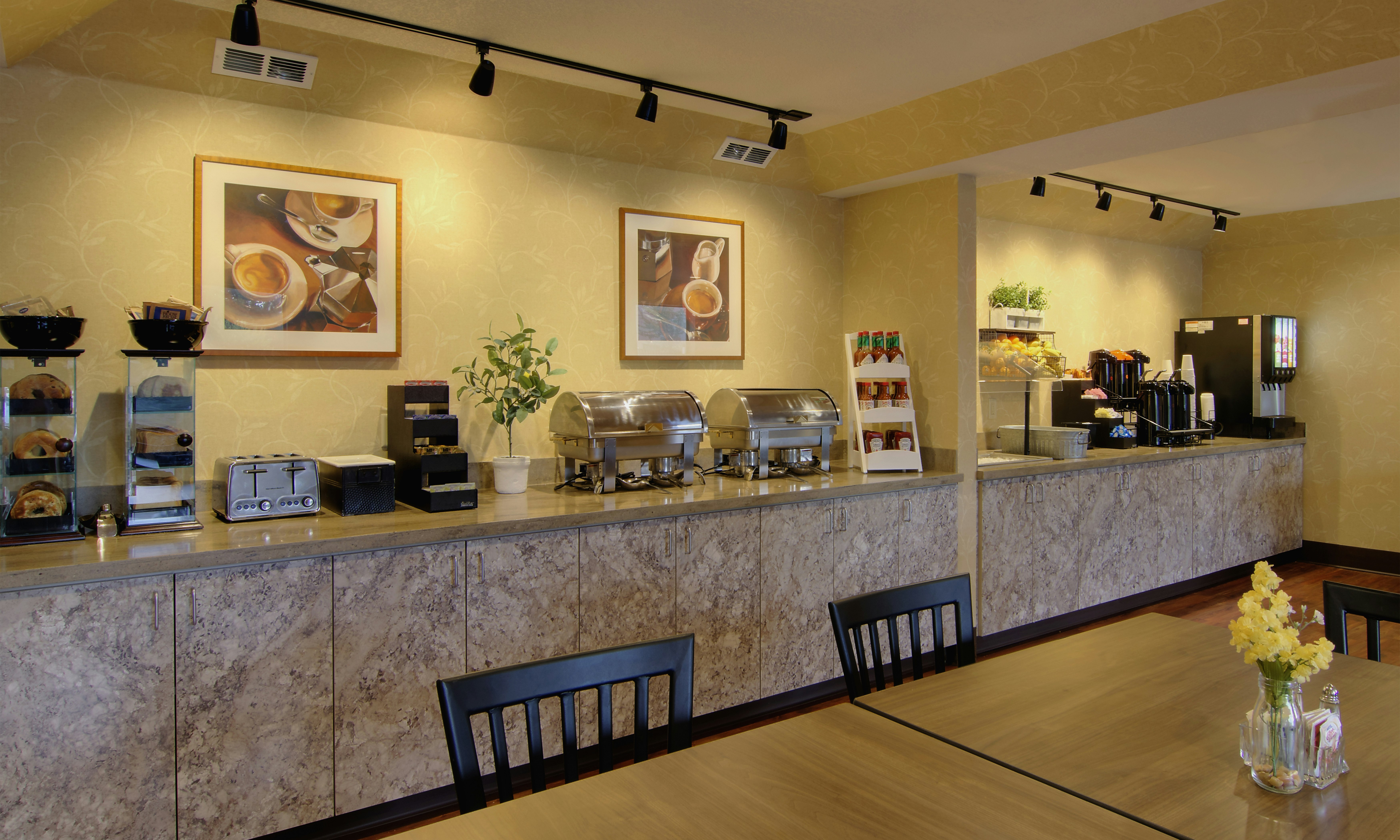 Phoenix Inn Suites South Salem 41/57
