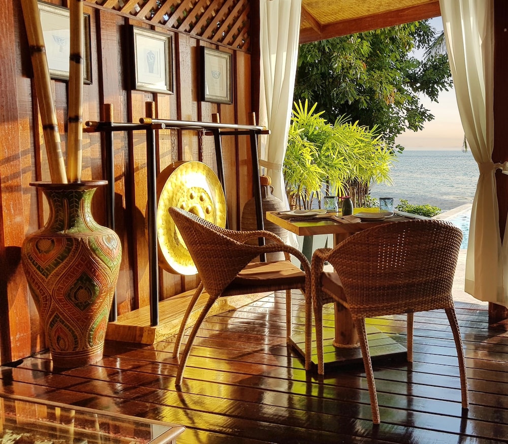 Beyond the Blue Horizon Villa Resort 52/73