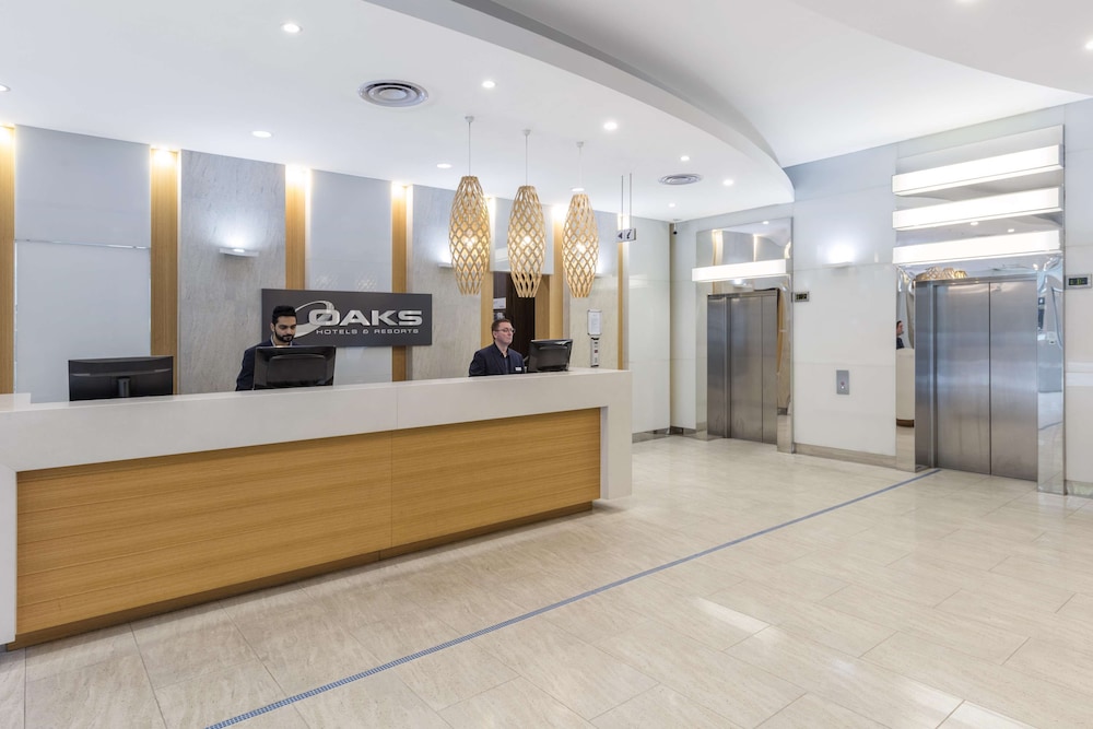 Oaks Embassy Adelaide Suites 8/64