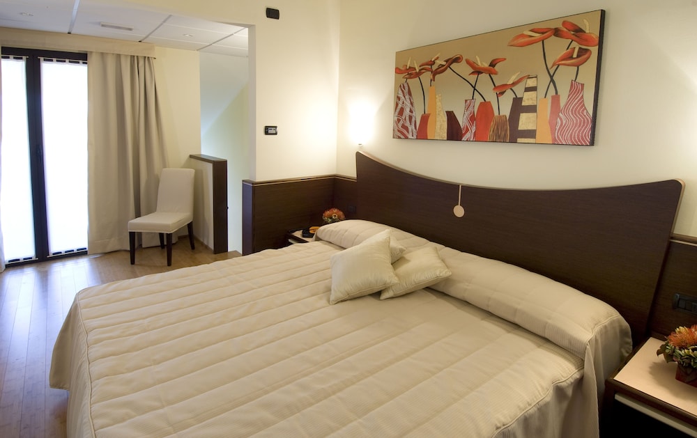 As Hotel Cambiago 18/67