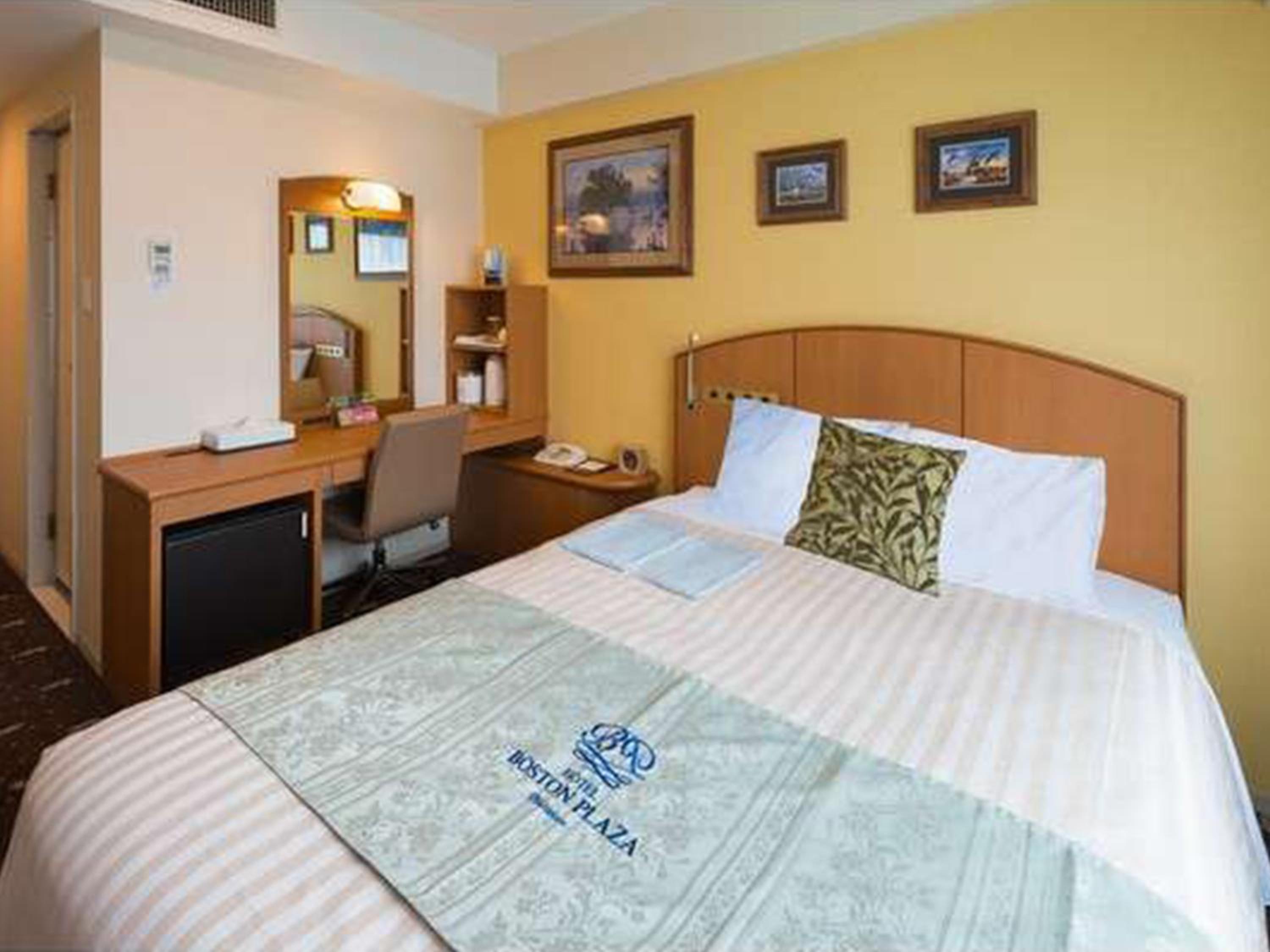 Room, Semi Double Bed