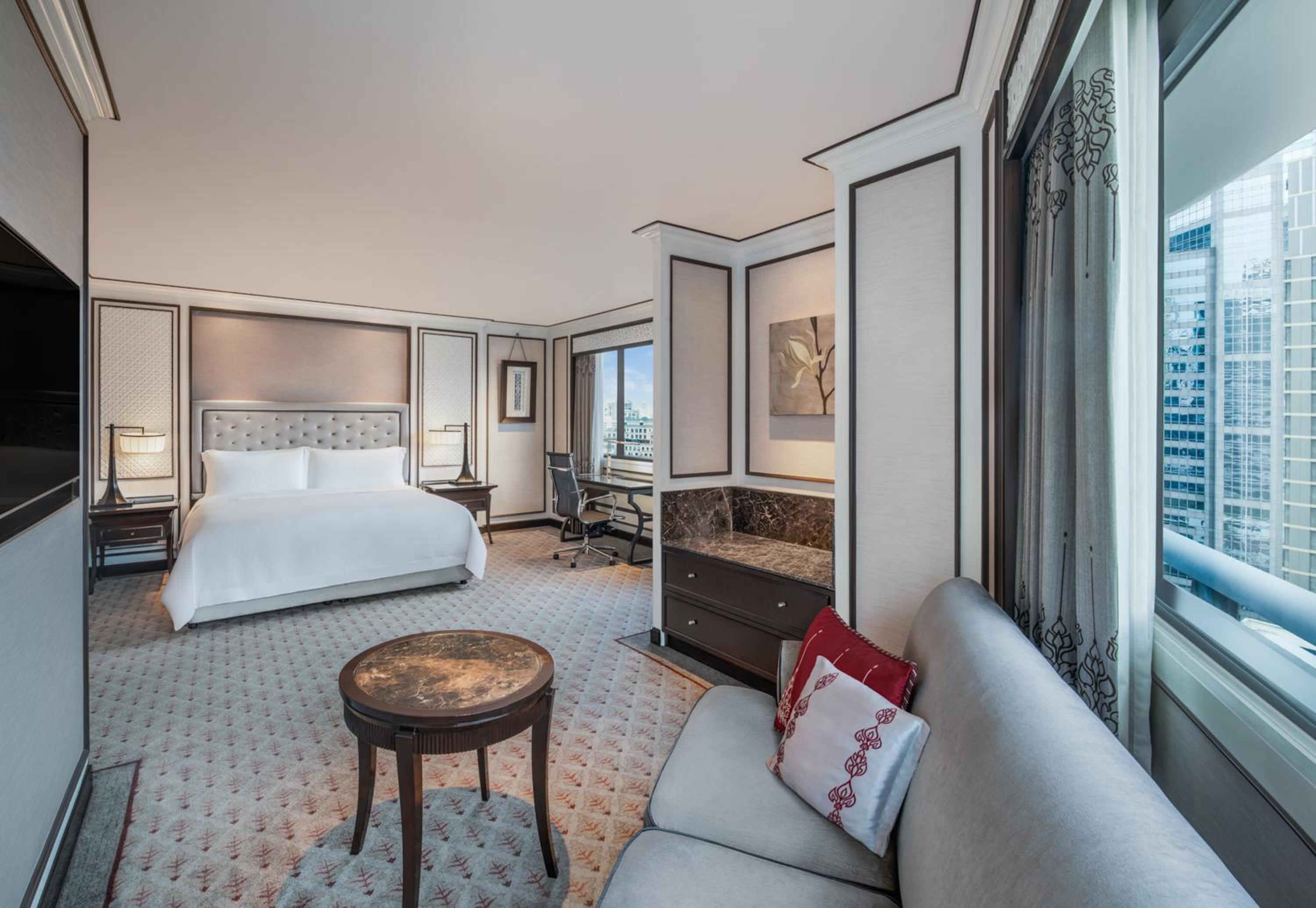 Athenee, Guest Room, Prestige, King Bed, City View, Corner، THE ATHENEE HOTEL, A LUXURY COLLECTION HOTEL BANGKOK 4/8