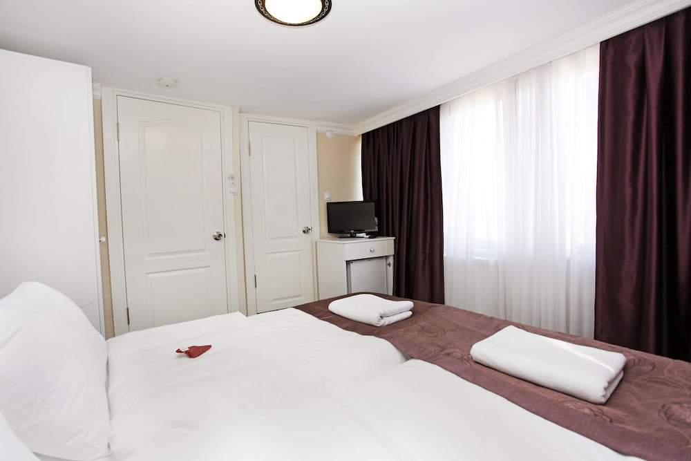 SPINEL HOTEL 10/50