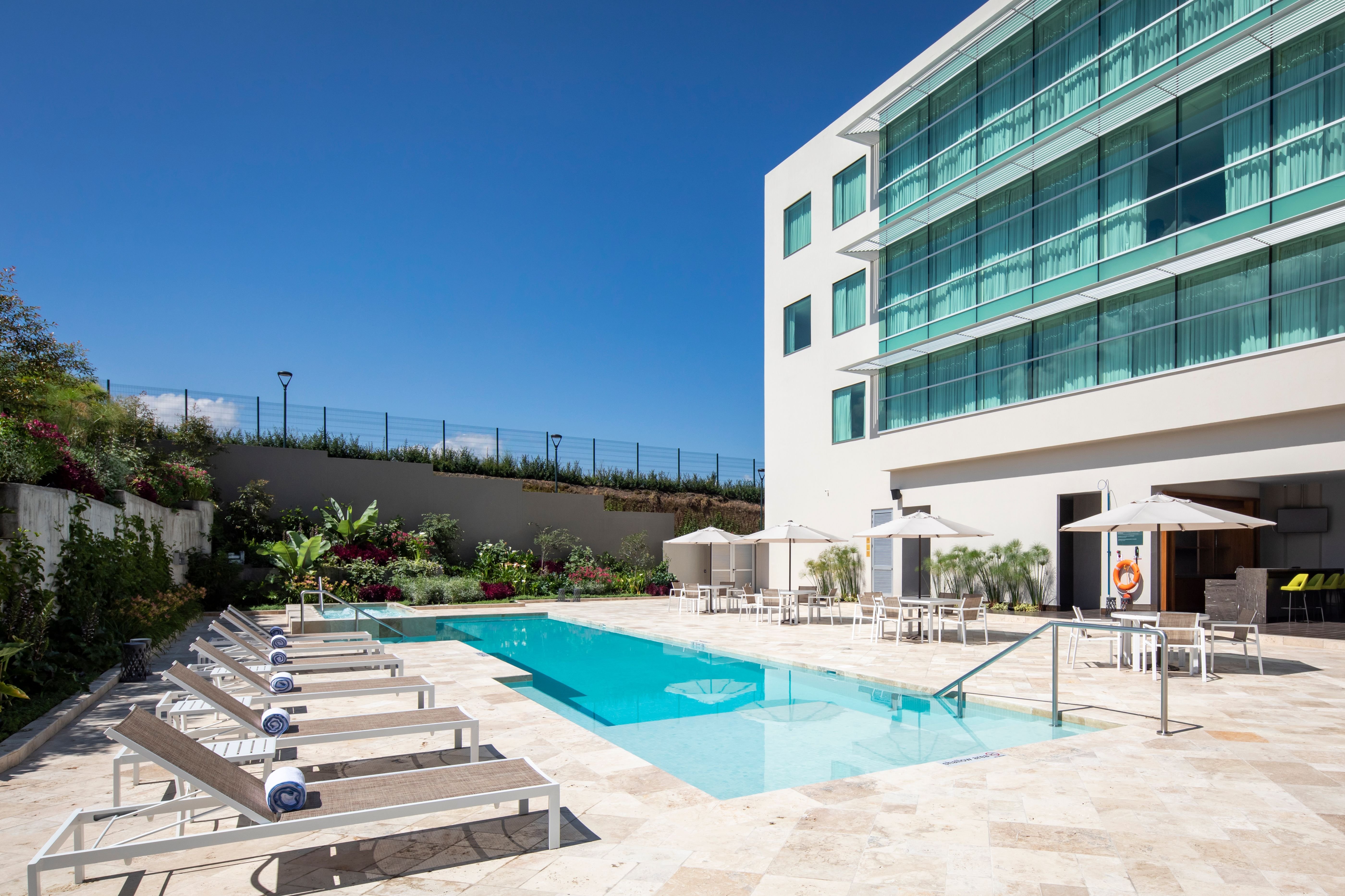Holiday Inn Quito Airport 11/66