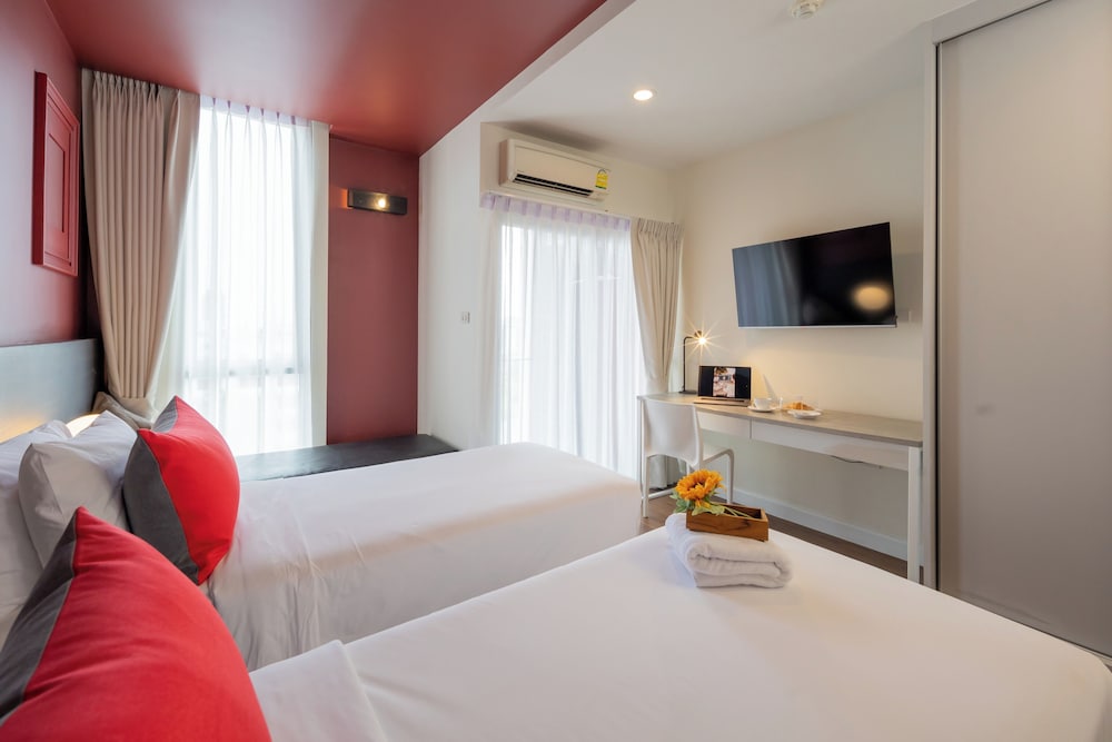 Comfy, Suite, Double Bed, Sofa