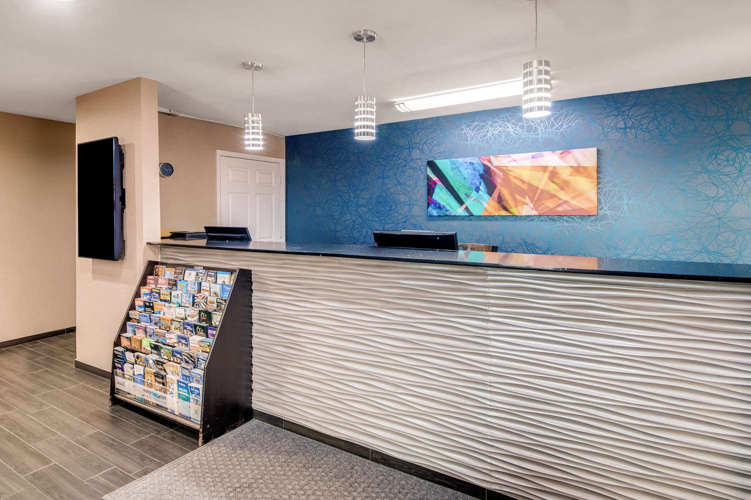 Best Western Cedar Inn 4/24