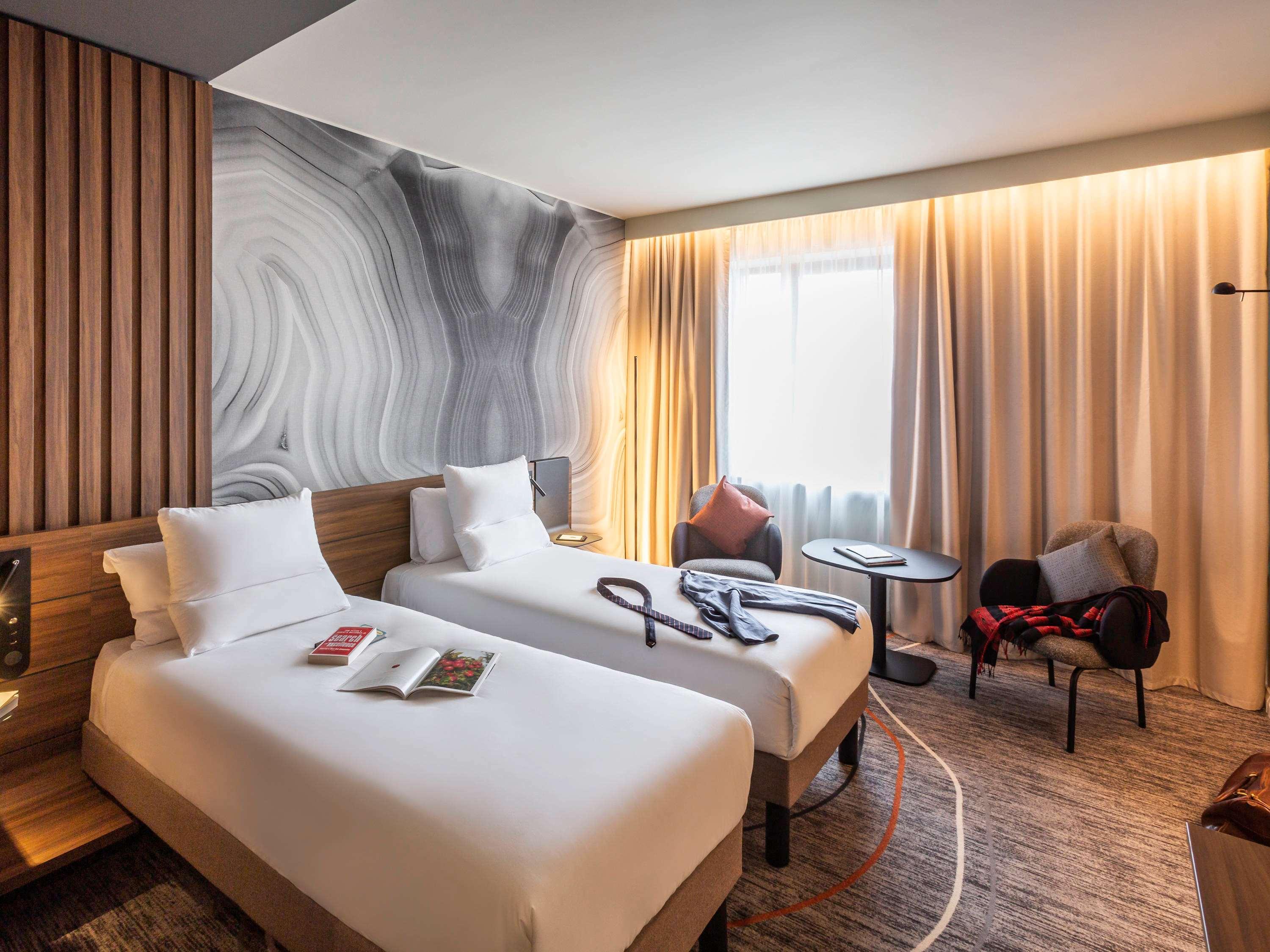 SUPERIOR, TWIN BEDS, ACCESSIBLE