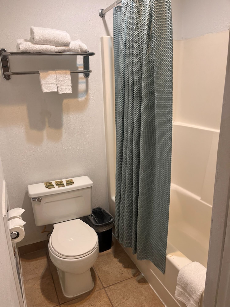 Western Inn Lakewood/Tacoma 49/49
