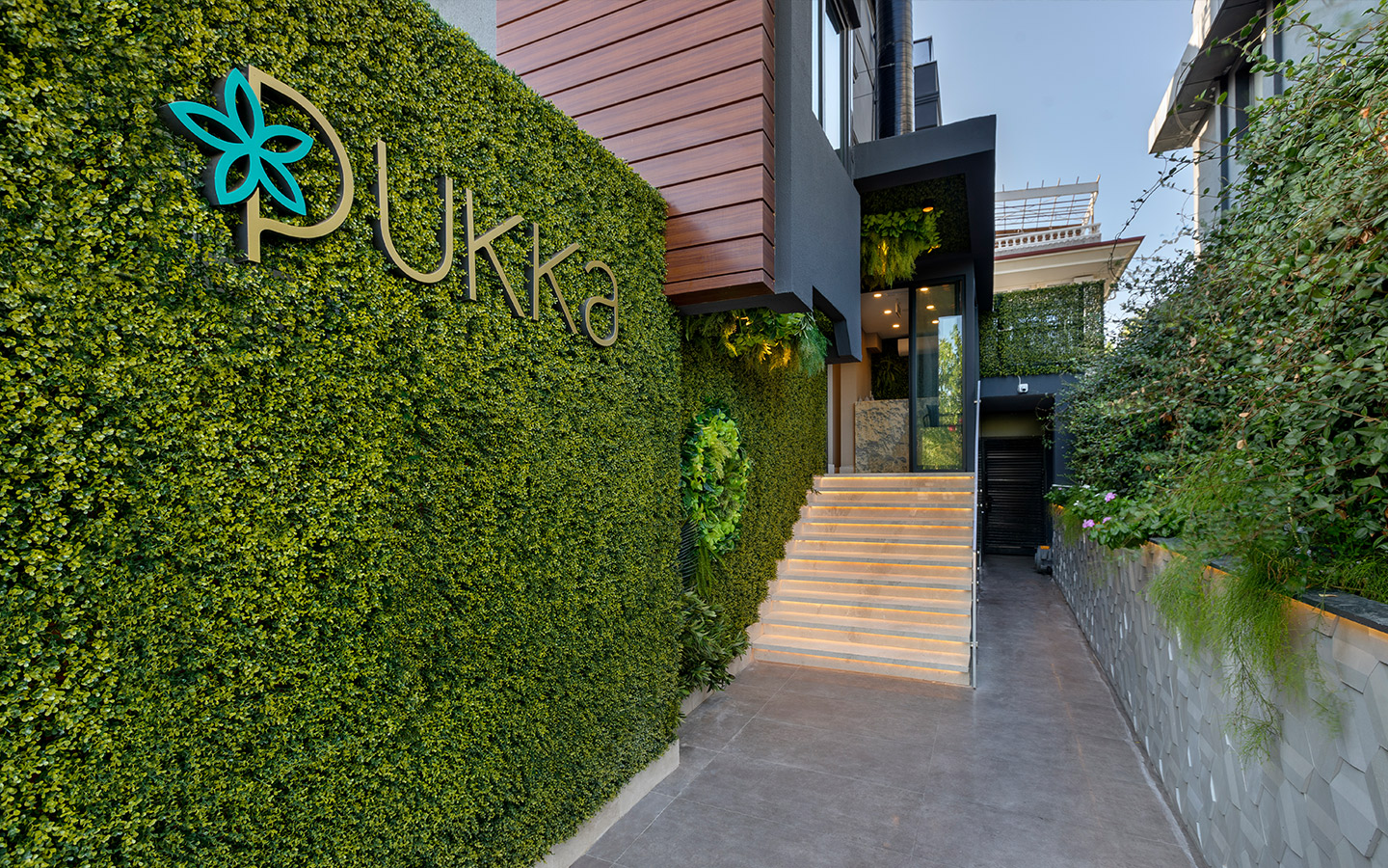 Pukka Boutique Hotel 22/25
