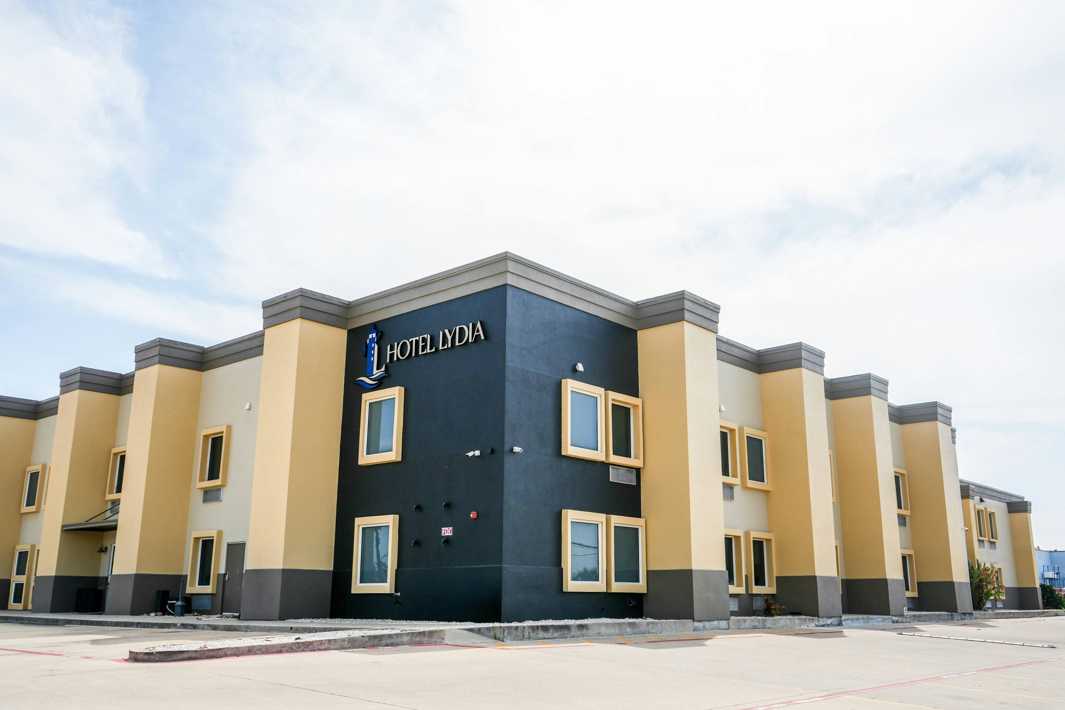 Hotel Lydia 7/82