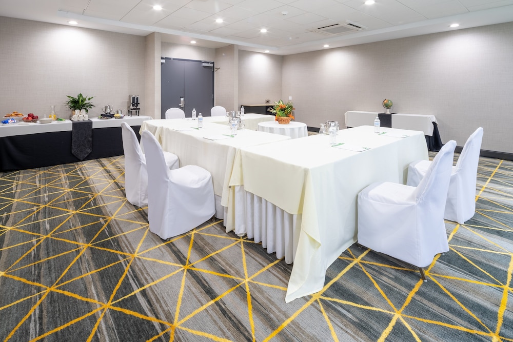Holiday Inn Long Island - Islip Arpt East 39/46