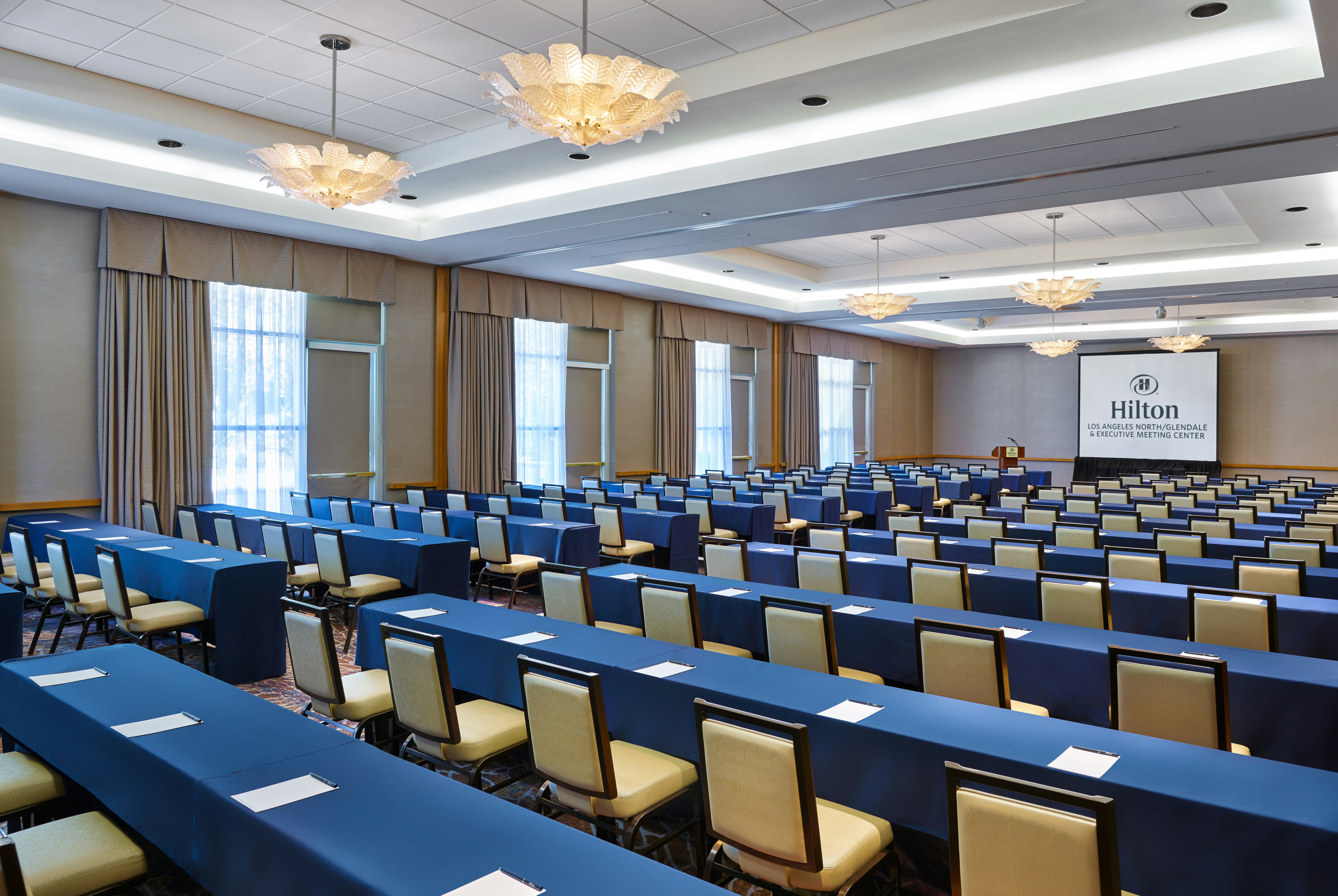 Hilton Los Angeles North/Glendale & Executive Meeting Center 27/35