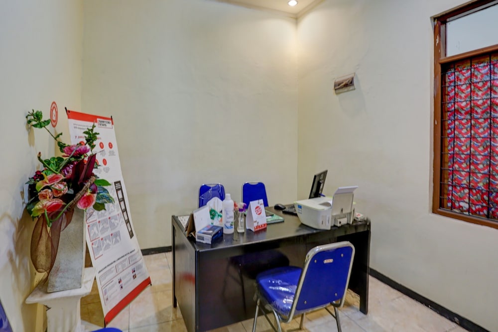 OYO 3767 Permata House 2/19