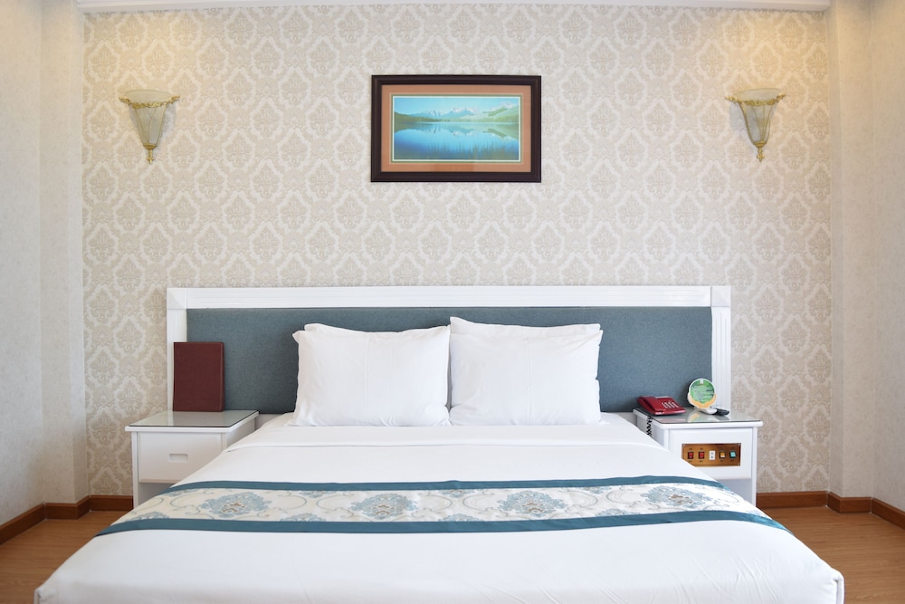 Rang Dong Hotel 18/36