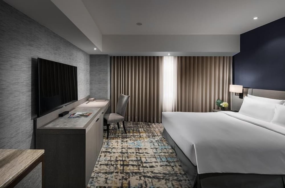 BUSINESS, DOUBLE BED