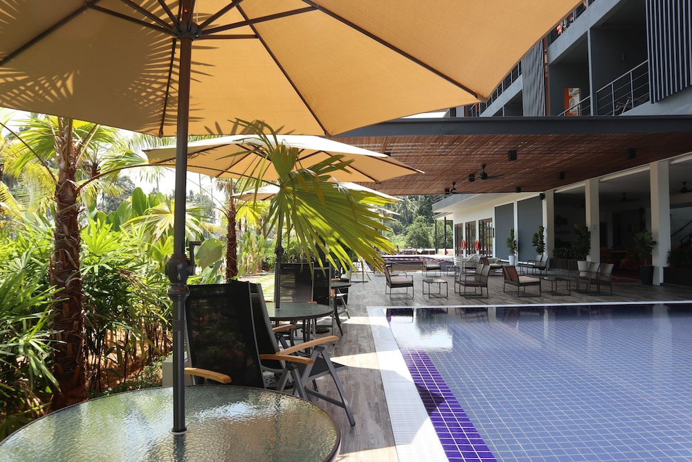 Roxy Sematan Villa And Townhouse 55/60