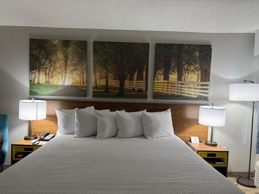 Days Inn by Wyndham Clanton, AL 28/40