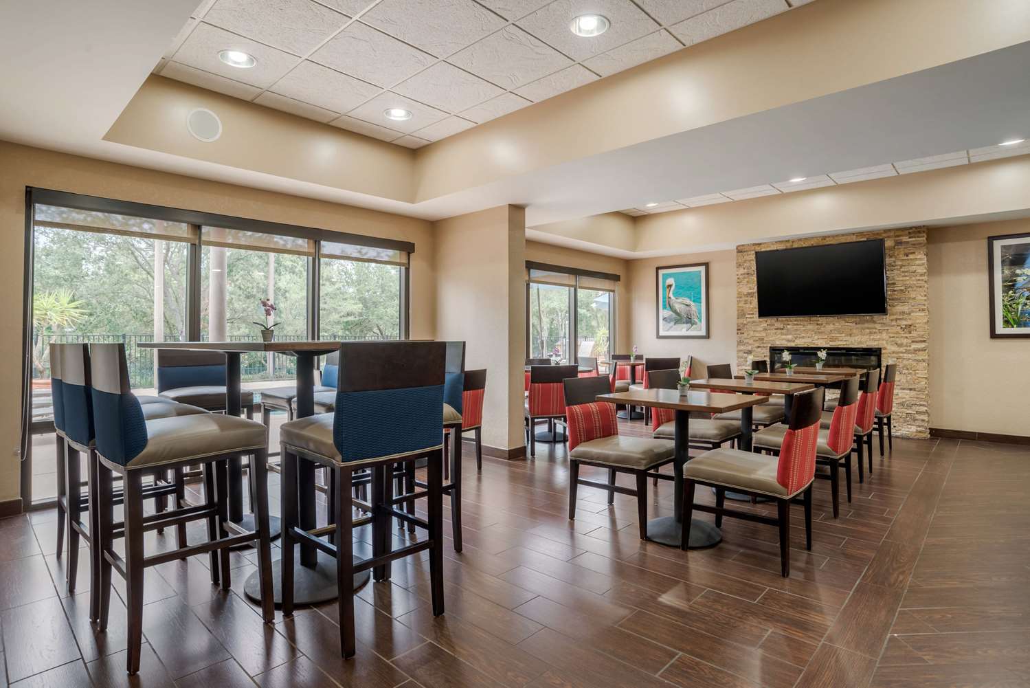 Comfort Suites Tallahassee Capitol - University Area 42/52