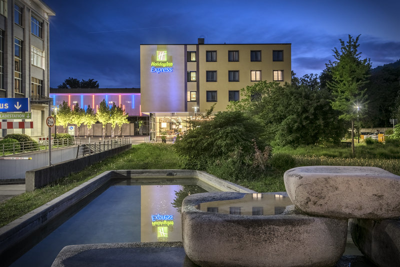 HOLIDAY INN EXPRESS SINGEN 67/72