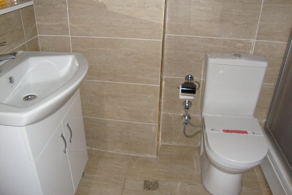 Royal Suites Besiktas Hotel 62/67