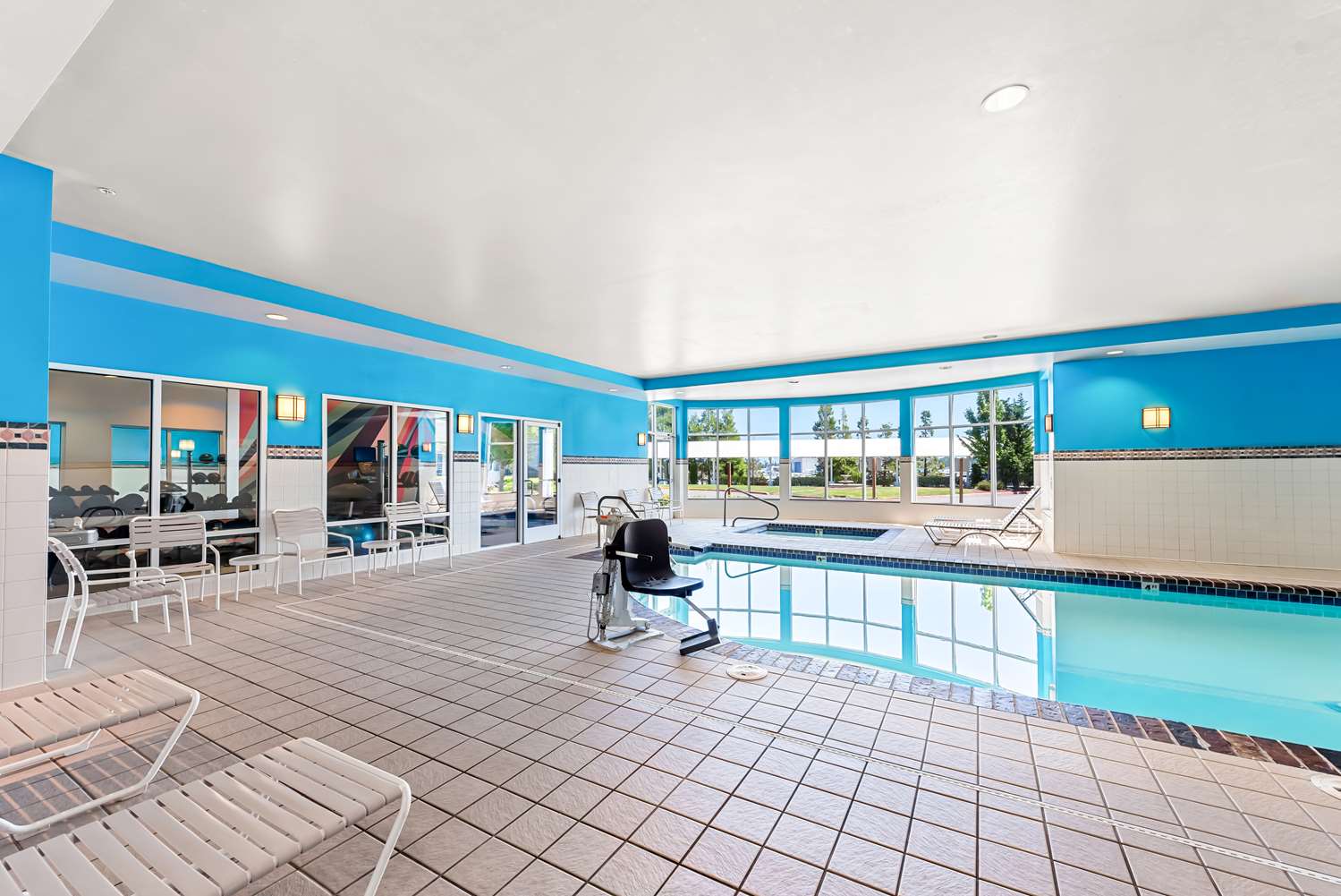 swimming pool spa