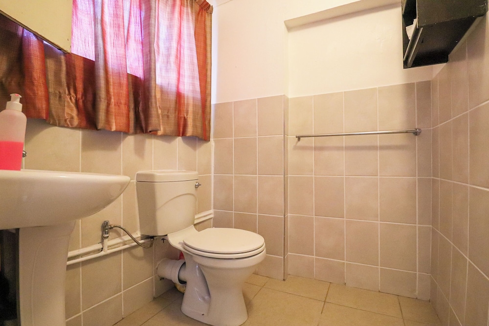 Sunbury Bed and Breakfast 31/36