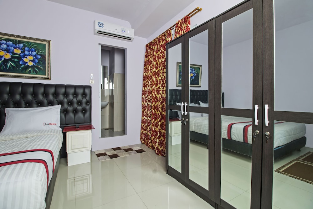 Reddoorz Plus At Guntur Raya Setiabudi 6/22