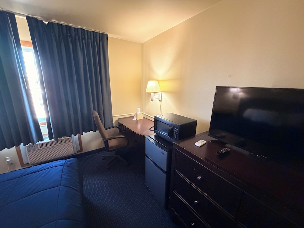 East Grand Inn Grand Forks ND I 29 42/64