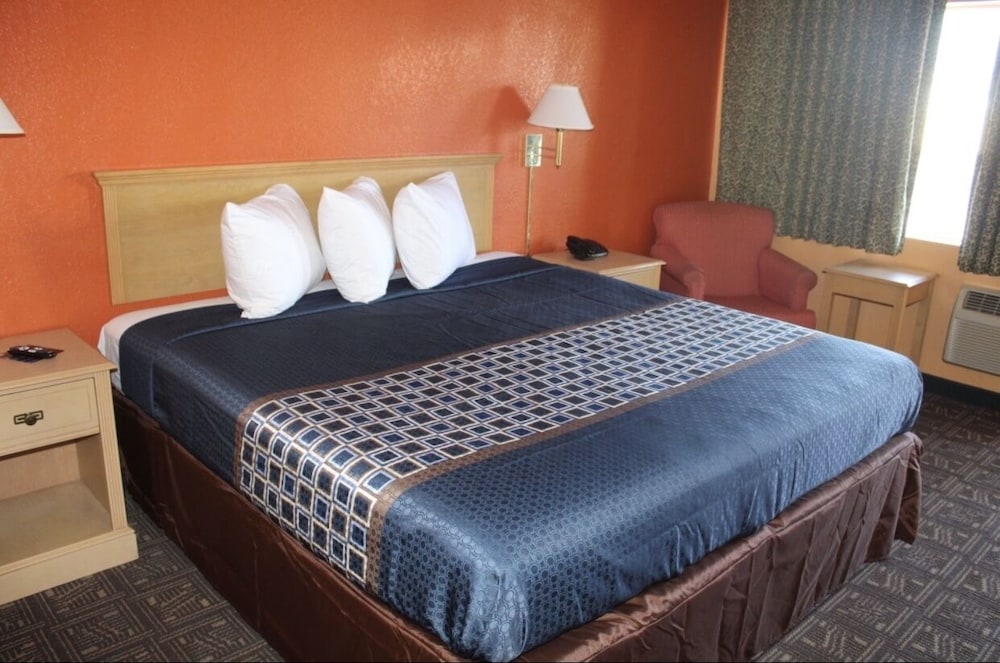 Hutchinson Inn 16/58