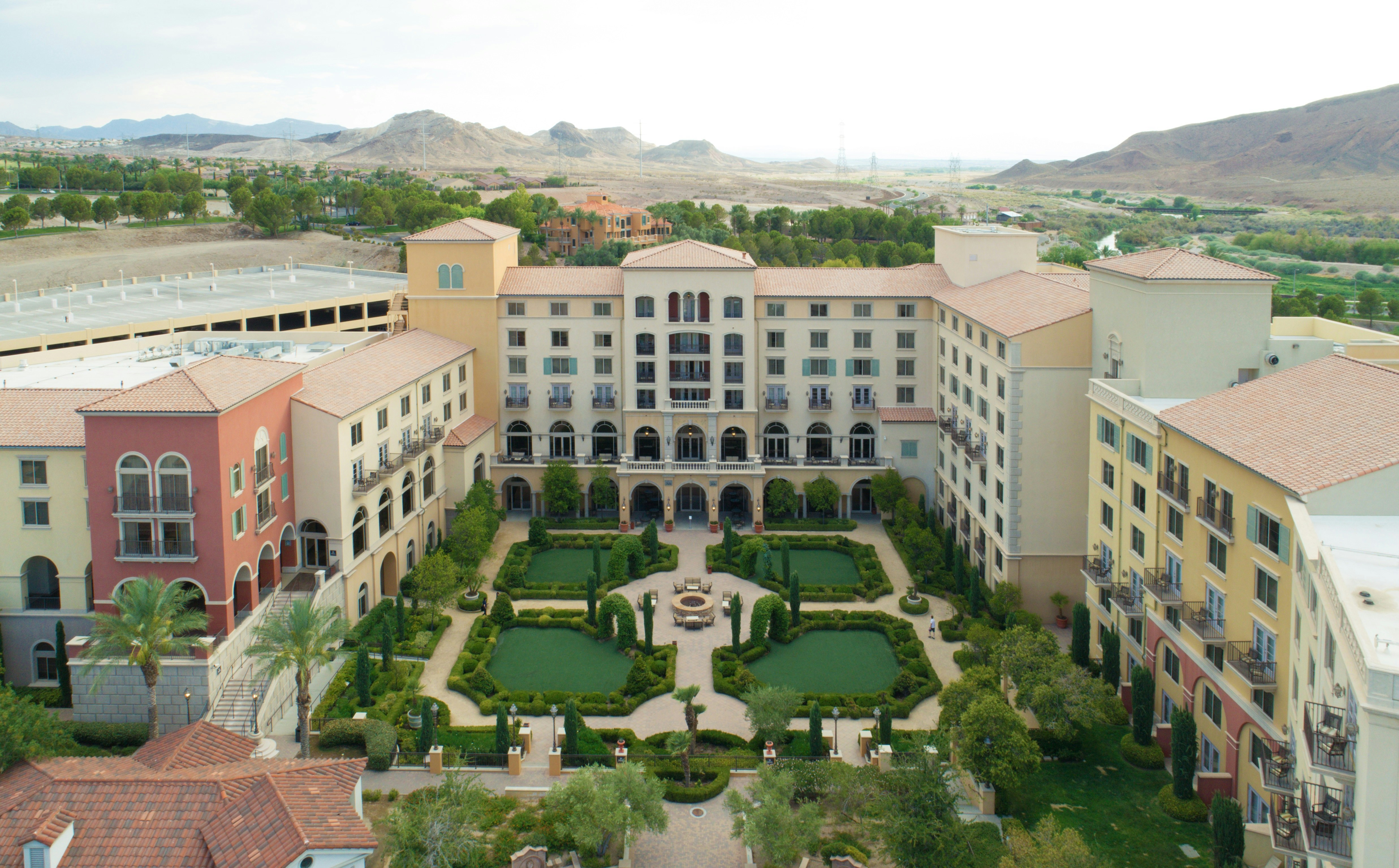 Hilton Lake Las Vegas Resort and Spa 12/83