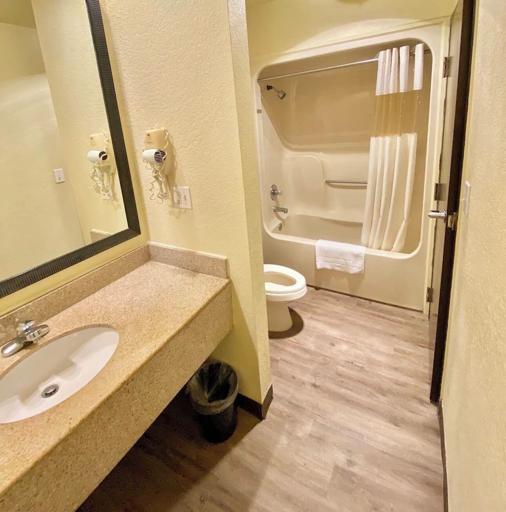 Travelers Inn 58/58