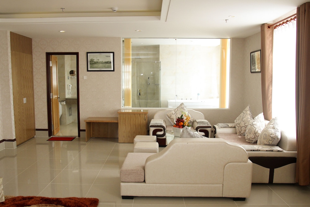 West Hotel 36/54