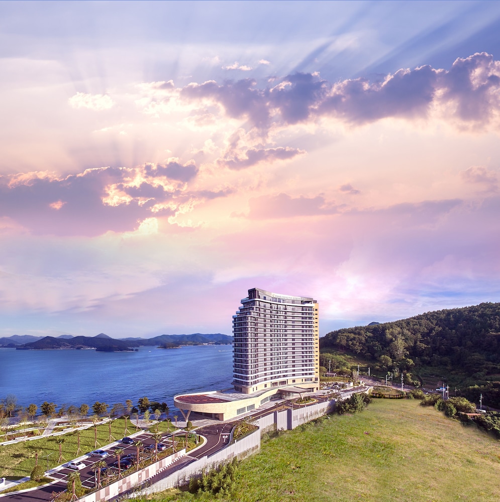 Stanford Hotel & Resort Tongyeong 50/57